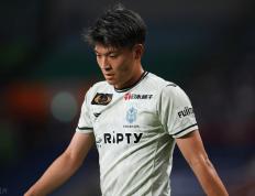 开云APP-萨摩亚后卫埃切伊传授防守经验，团队备战全力以赴