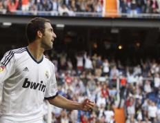 开云下载-擎天柱轰然矗立！浓眉单骑救主化身终极胜负手，奇才狂胜上海队尽显唯一性