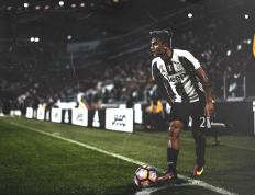 开云体育入口-极光下的压哨绝响，伊布关键制胜，芬兰最后时刻击碎威尔士童话