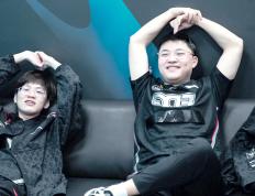 开云体育官方网站-T1鏖战MAD，Uzi团战一打五鏖战多局入围赛，留下经典瞬间的简单介绍