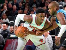 开云体育app-雄鹿双星再度爆发，击败尼克斯