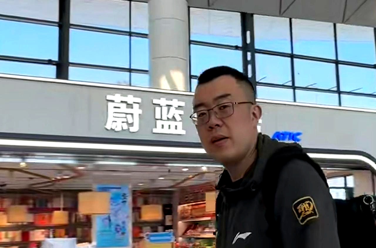 开云下载-雷恩球员训练照曝光，备战硬战备受期待