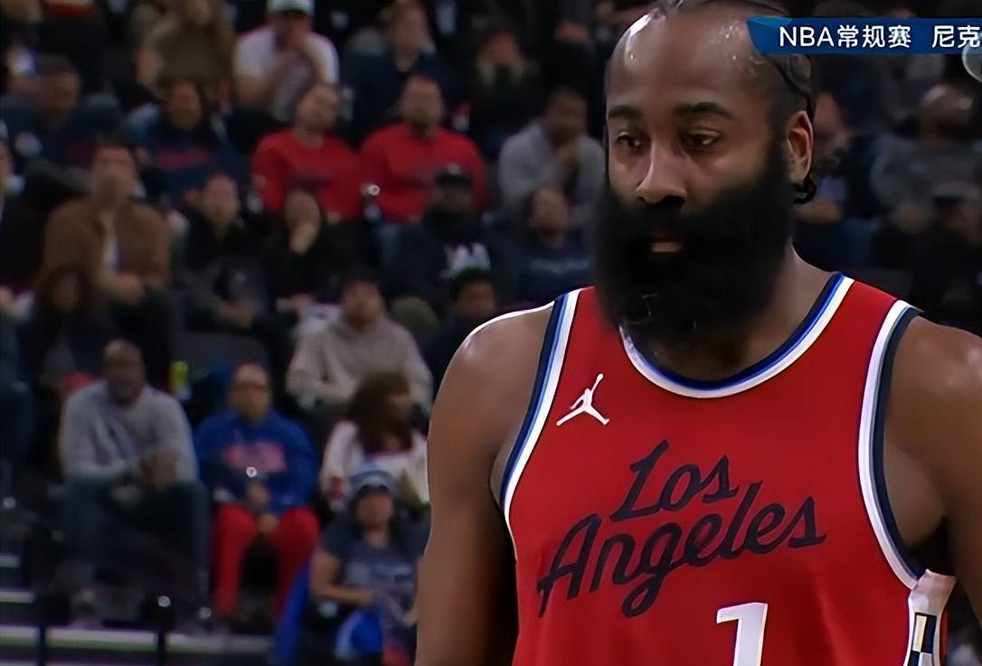 开云体育官方网站-NBA球员们在激烈角逐中崭露头角