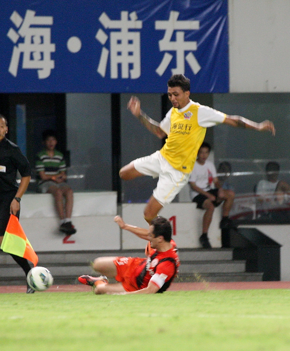 开云官网-胜局紧逼，球队精彩表现打动万千球迷的简单介绍