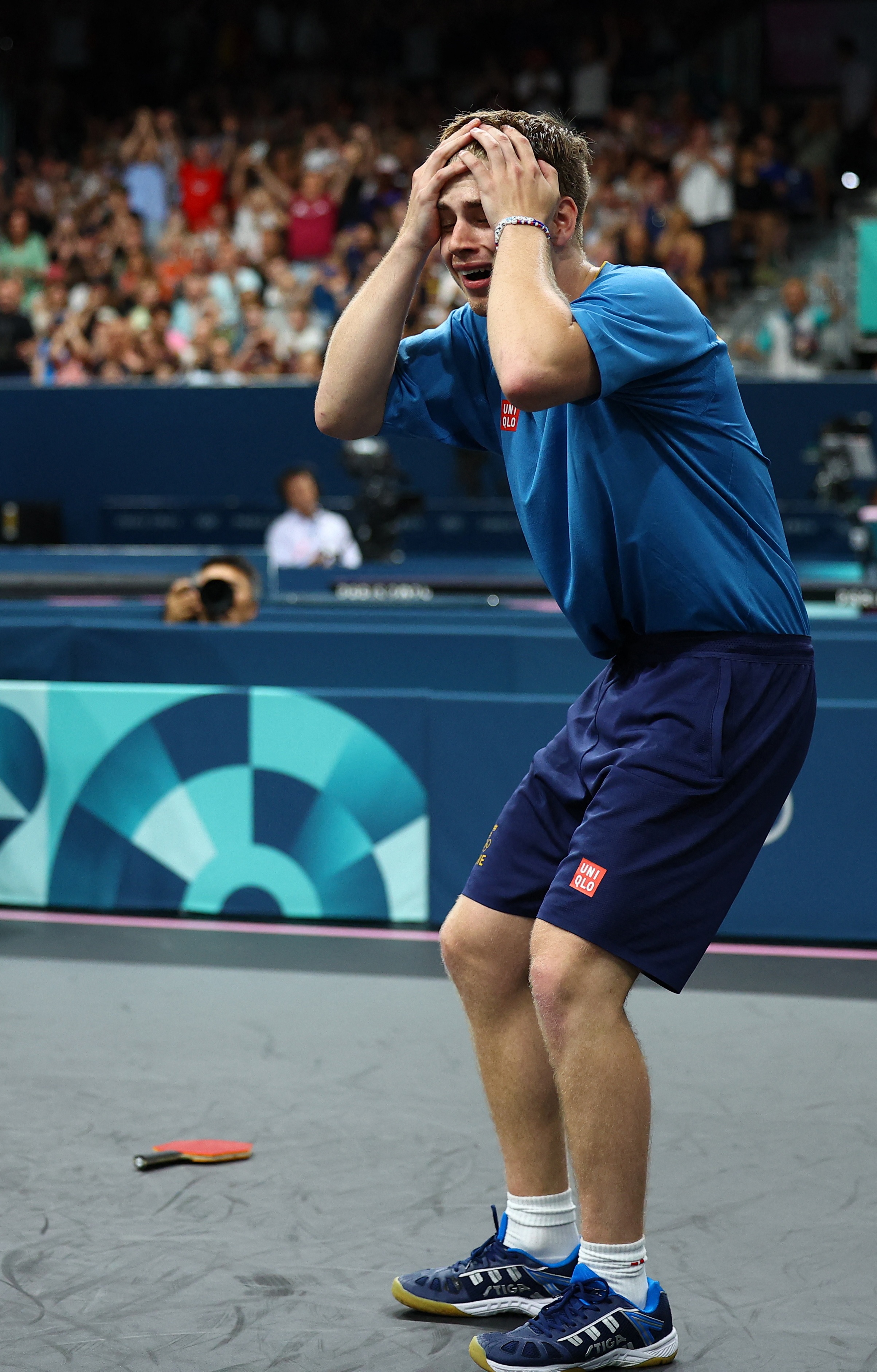 开云下载-摩纳哥球迷示爱球星,支持无懈可击