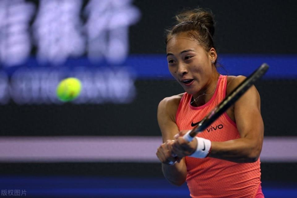 开云体育下载-比分悬殊逆转大戏频现,惊险画面引人入胜