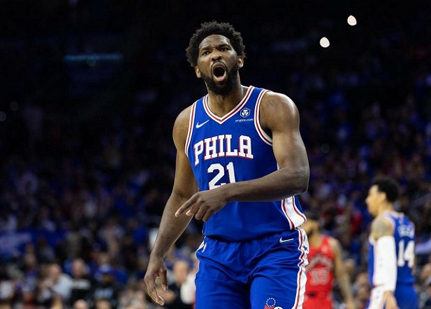 开云体育在线-关于76人横扫黄蜂，恩比德全场高效贡献30+得分的信息