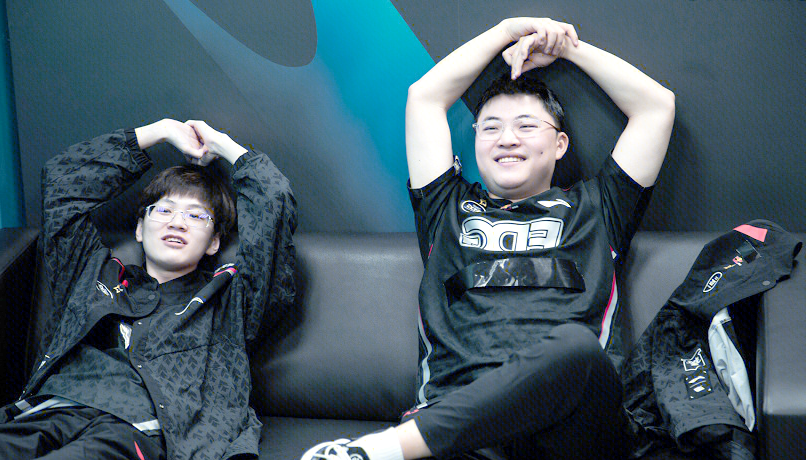 开云体育官方网站-T1鏖战MAD，Uzi团战一打五鏖战多局入围赛，留下经典瞬间的简单介绍