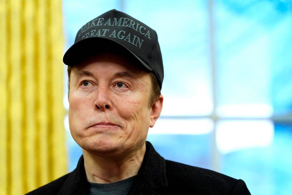 开云体育入口-萨索洛后防线表现稳定，阻挡对手反击