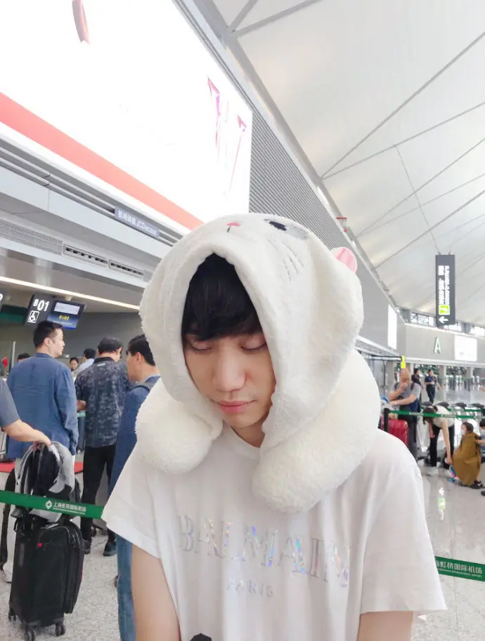 开云APP-FPX险胜CLG，Doinb团战一打五峡谷大战八强赛，锁定晋级资格