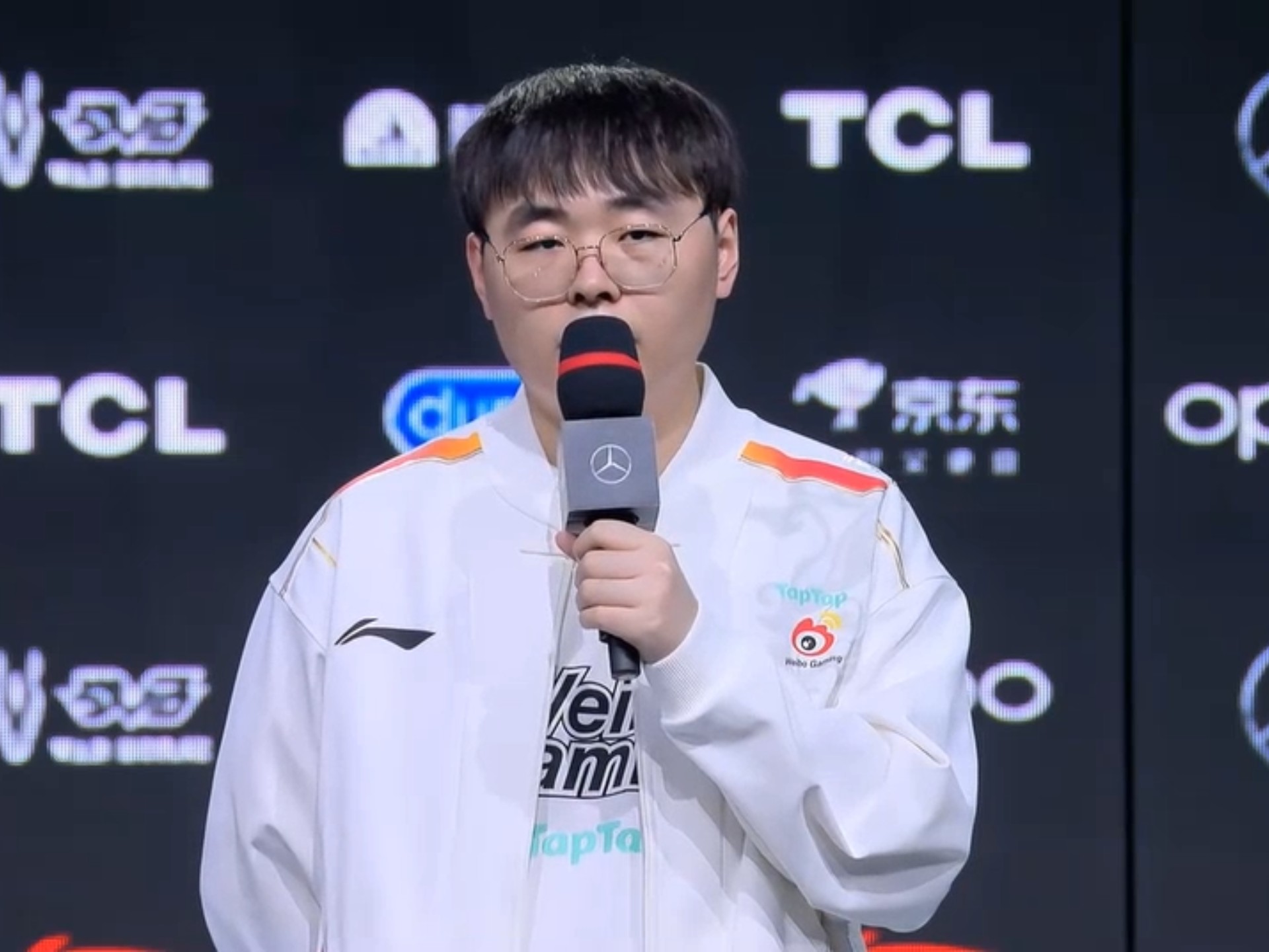 开云体育登录-FPX绝杀WBG，CoreJJ打出惊人五杀宿敌对决半决赛，留下经典瞬间