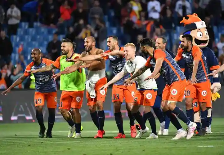 开云体育在线-里昂队后卫阵容调整，备战本周末比赛