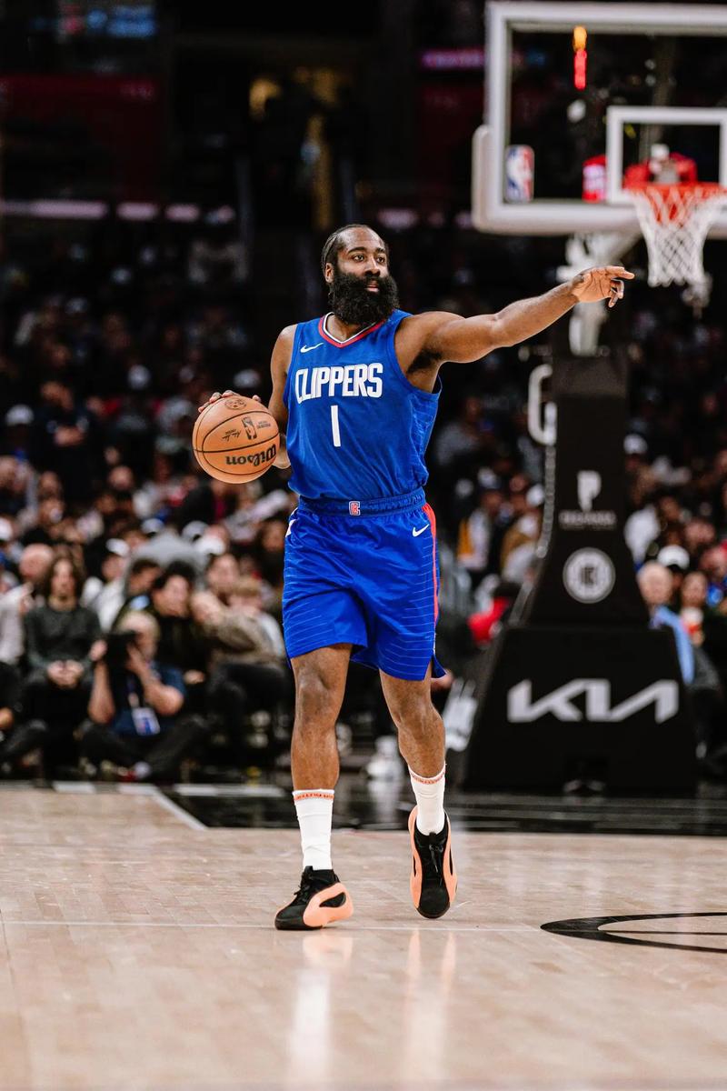 开云官网-火箭逆转猛龙,哈登砍43分