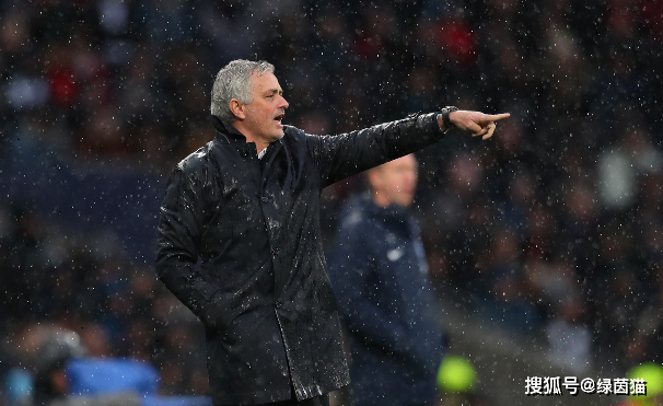 开云体育-尤文图斯后防线曝露短板,急需加强训练