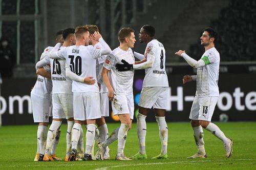 开云官网-拜仁慕尼黑客场完胜门兴格拉德巴赫,德甲联赛一骑绝尘