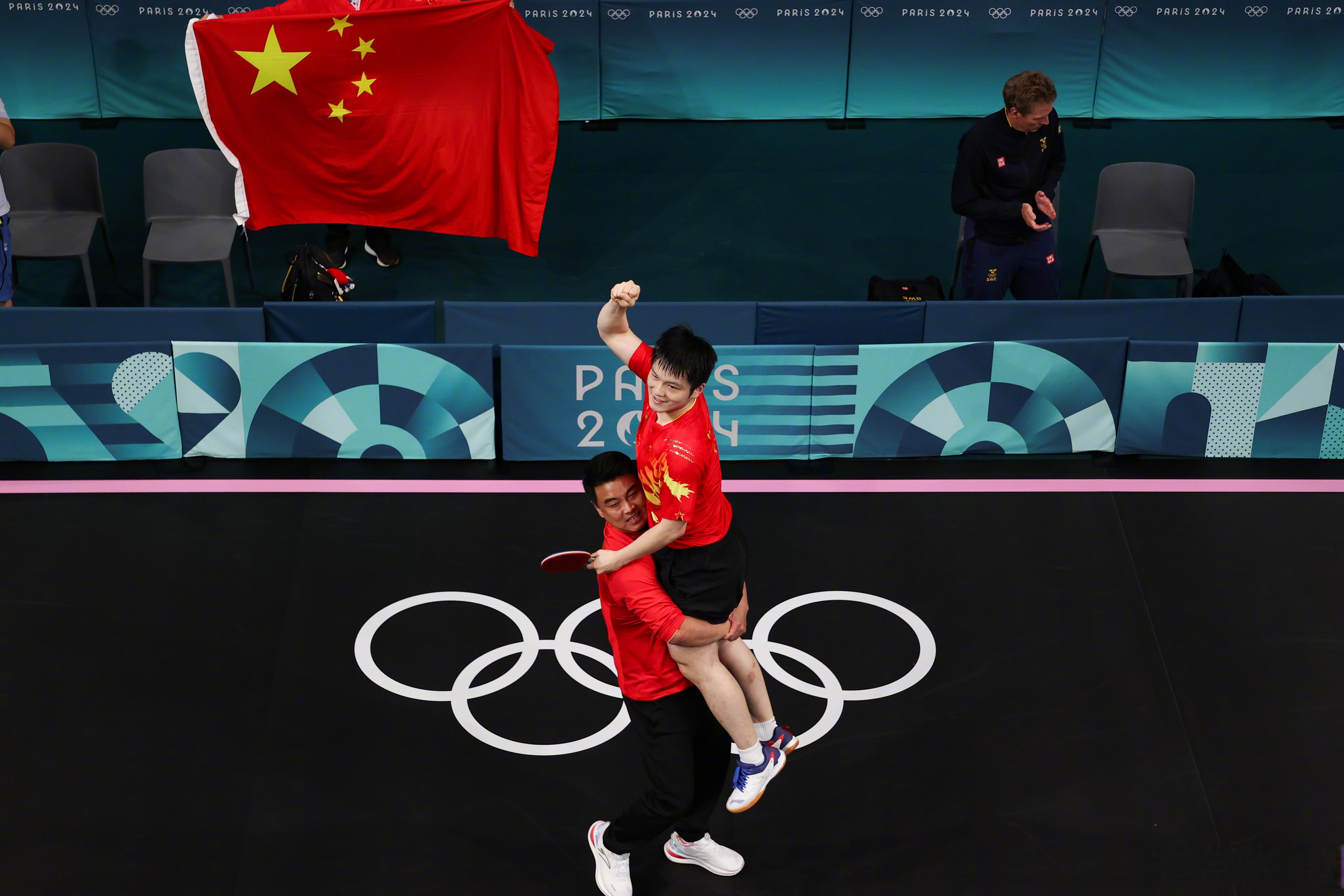 开云体育中国-中国队碾压瑞典队,王皓扛起全队