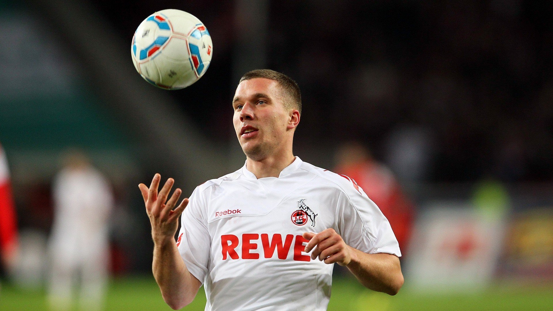 开云体育-维京战吼再现！哈兰德化身现代贝奥武夫，丹麦童话终结勒沃库森铁血神话